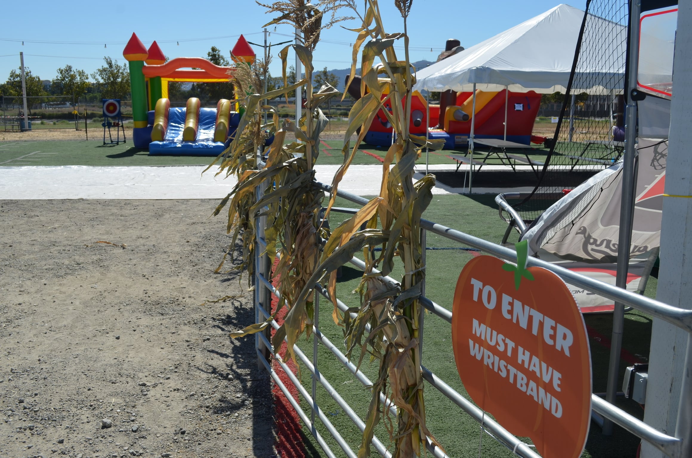 The entrance at KR Farms Pumpkin Patch in Dublin